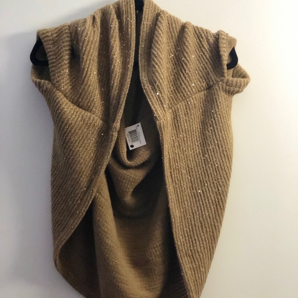 Sweaters - Brown sequin shrug